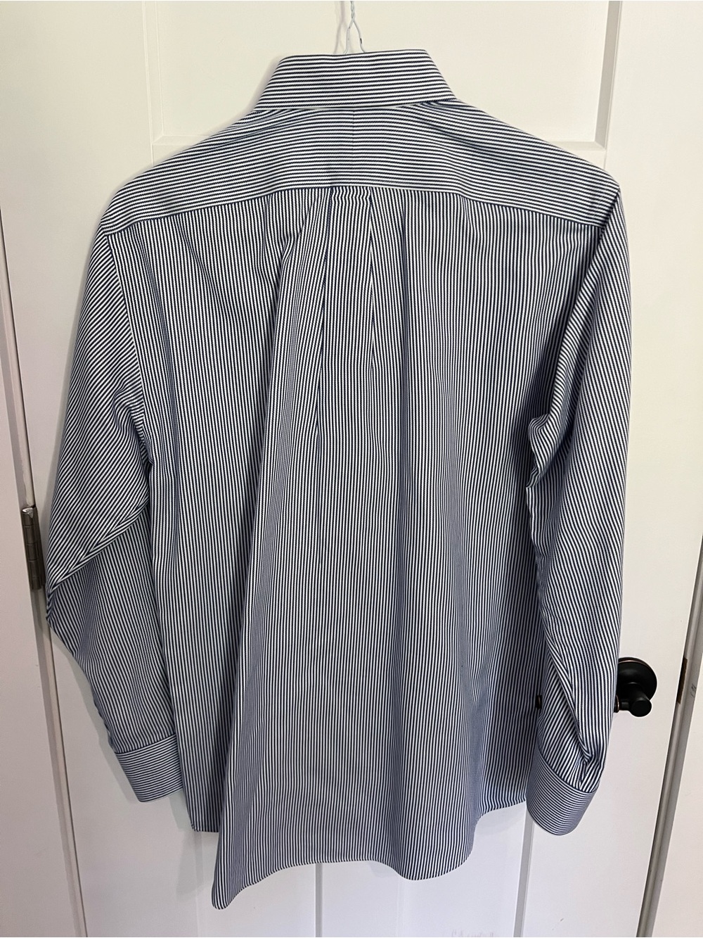 Daniel Cremieux Men's Navy and White Pinstripe Dress Shirt - Picture 2 of 3